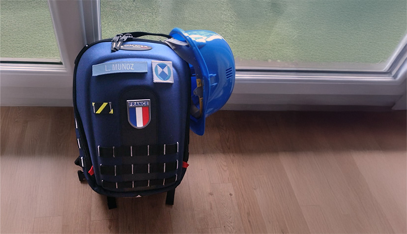 Photo du sac à dos "Bouclier Bleu" remis après validation de la formation.