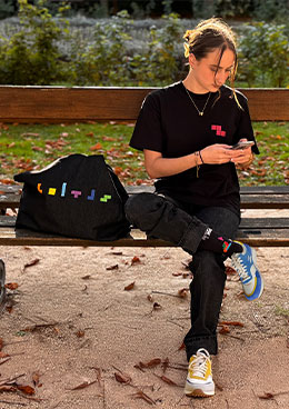 Présentation sur jeune femme de trois articles Tetris