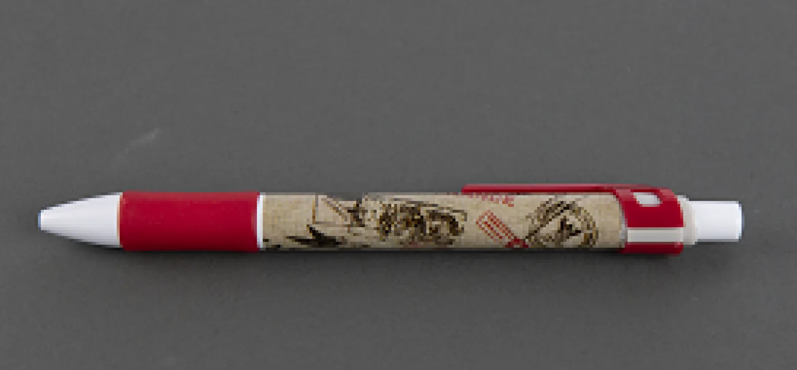 Vue 2 – Stylo vintage rouge