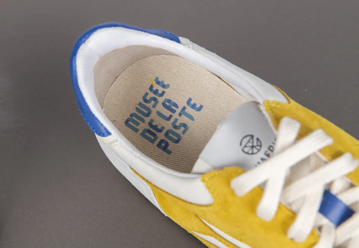 Vue 3 – chaussures jaune