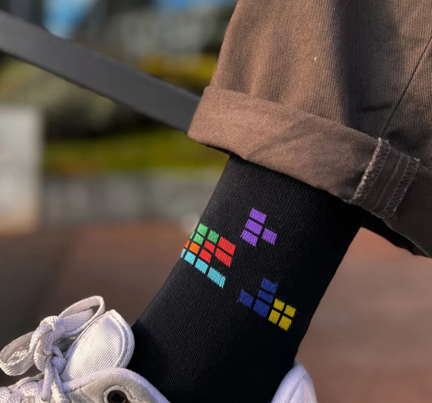 Vue 3 – Chaussettes La Poste Tetris
