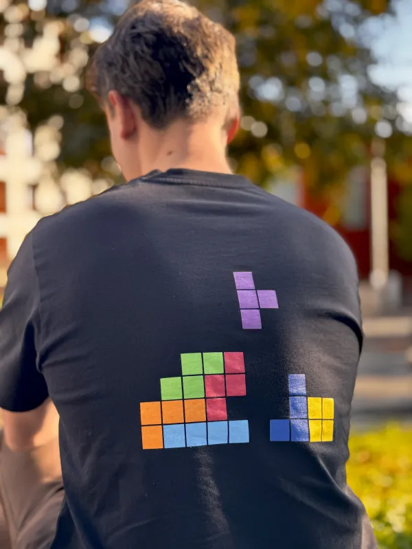Vue 4 – T shirt La Poste Tetris